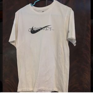 White Nike Shirt Mens Size (M)